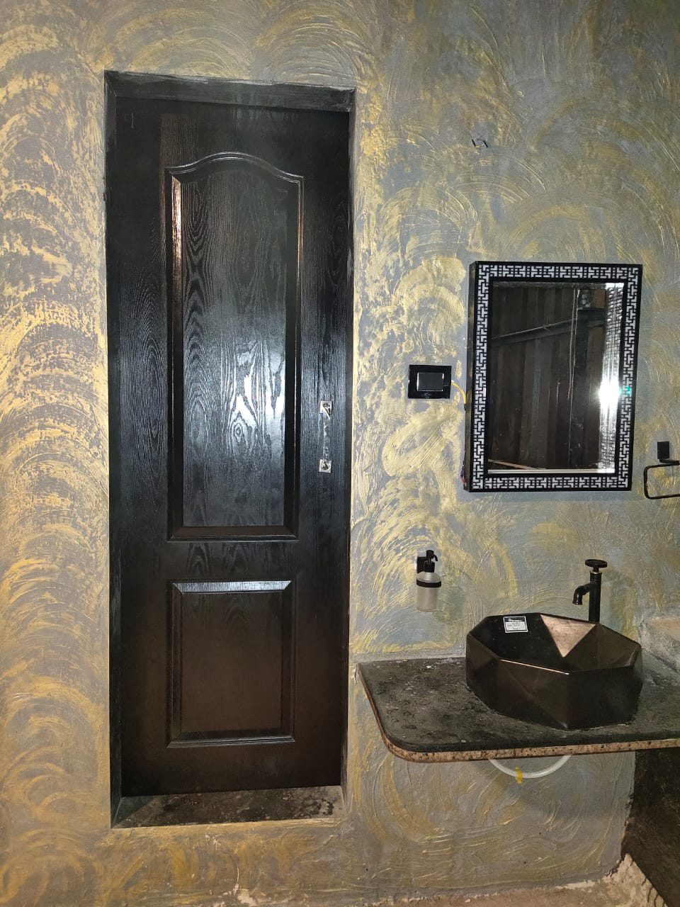 I-leaf Doors & Windows